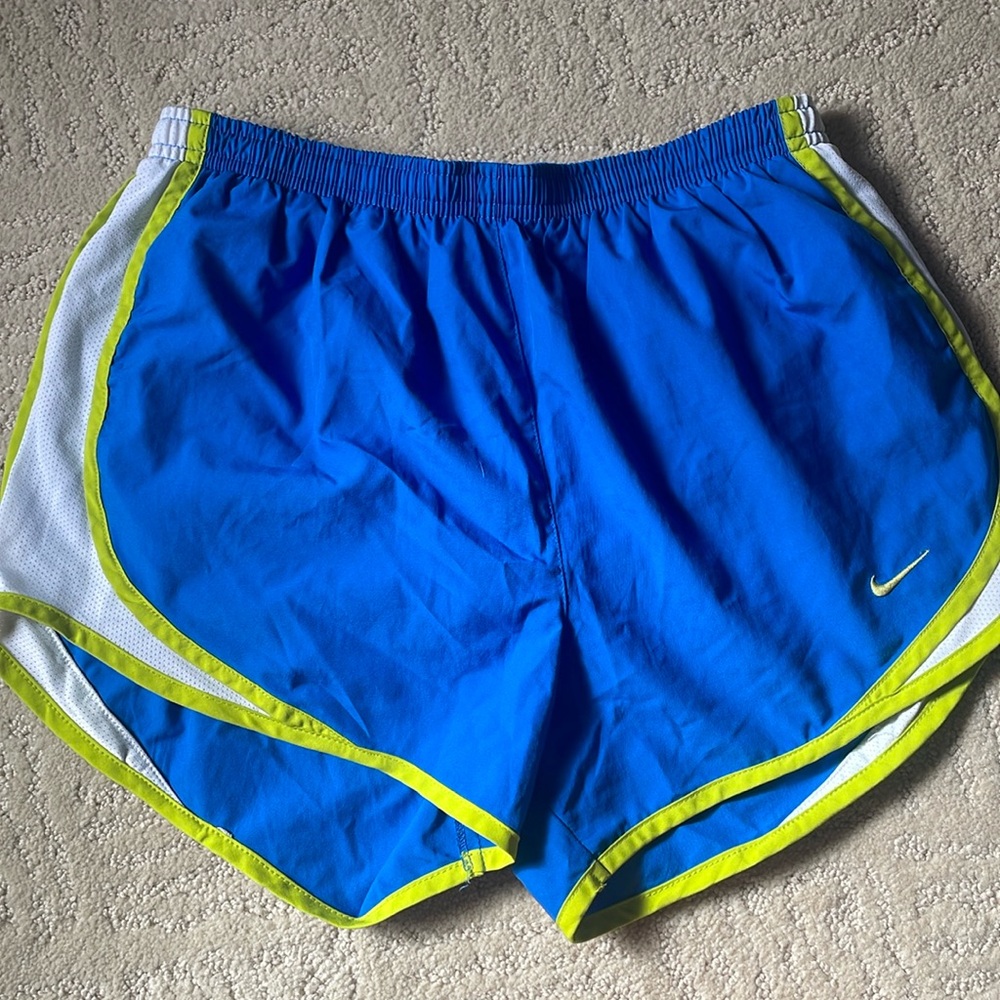 NIKE running short with lining.